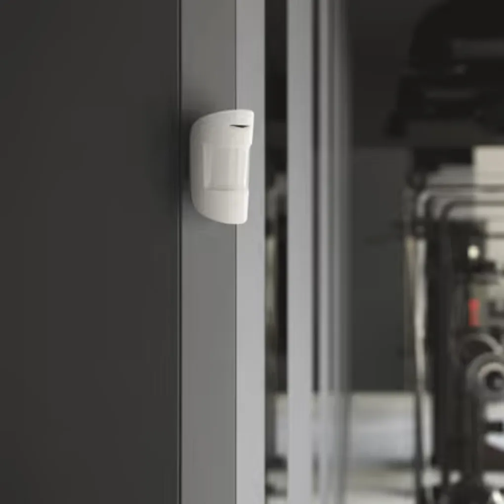 Датчик руху бездротовий з мікрохвильовим сенсором Ajax MotionProtect S Plus (8PD) white білий- Фото 3