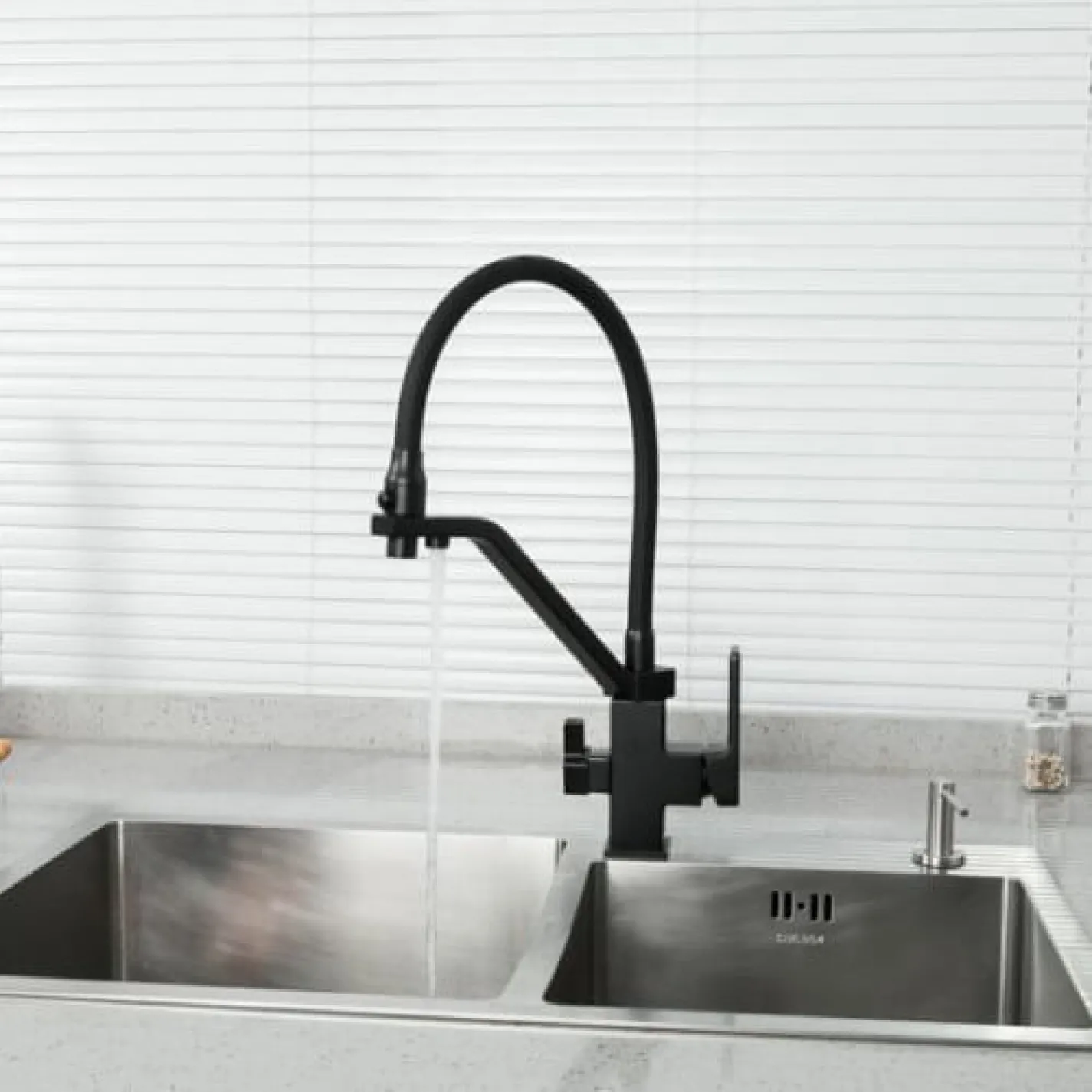 Смеситель для кухни Gappo G4317-6 на две воды с гибким изливом, черный - Фото 2
