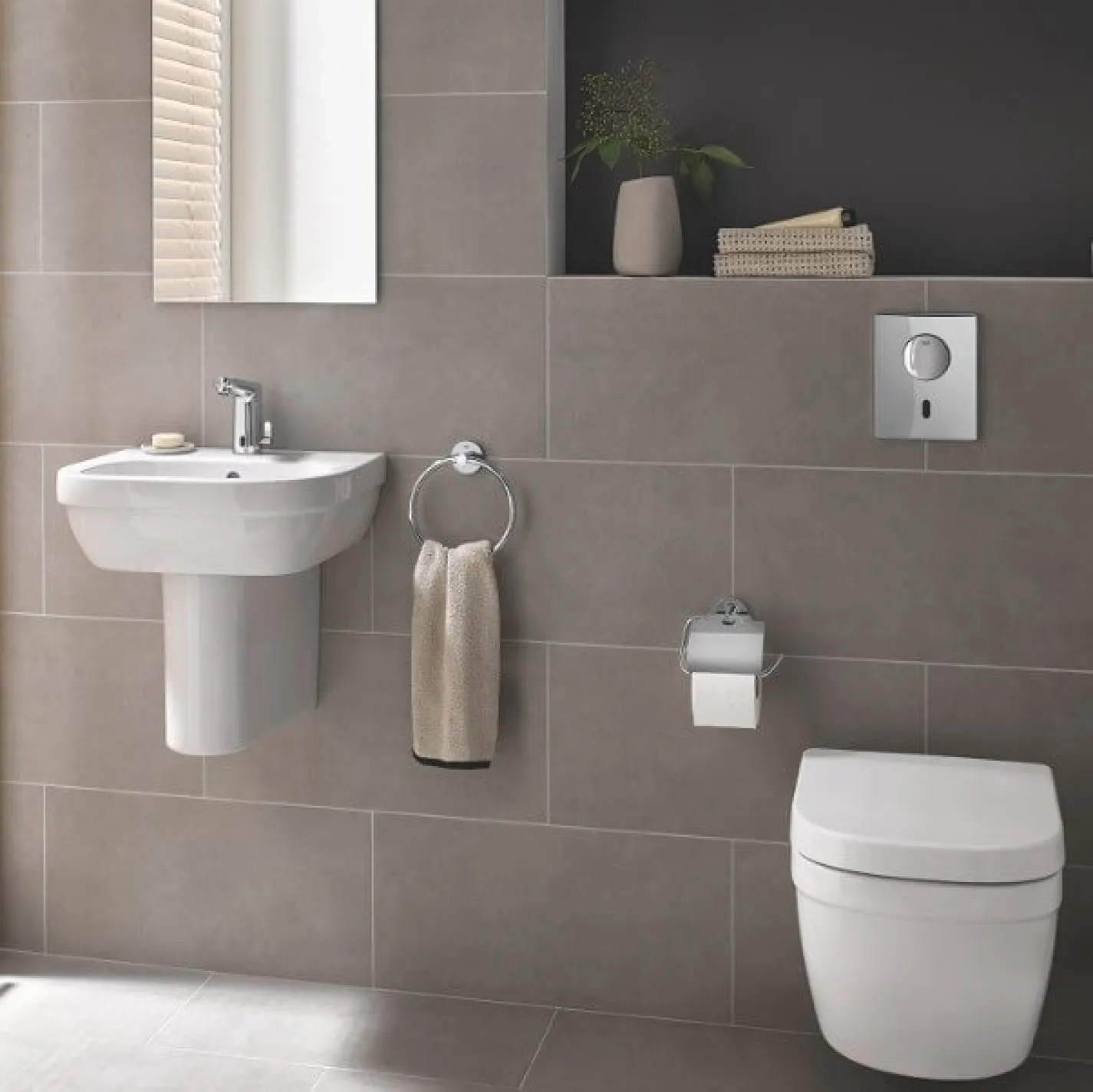 Раковина подвесная с полупьедесталом Grohe Euro Euro Ceramic белый (39324325) - Фото 3