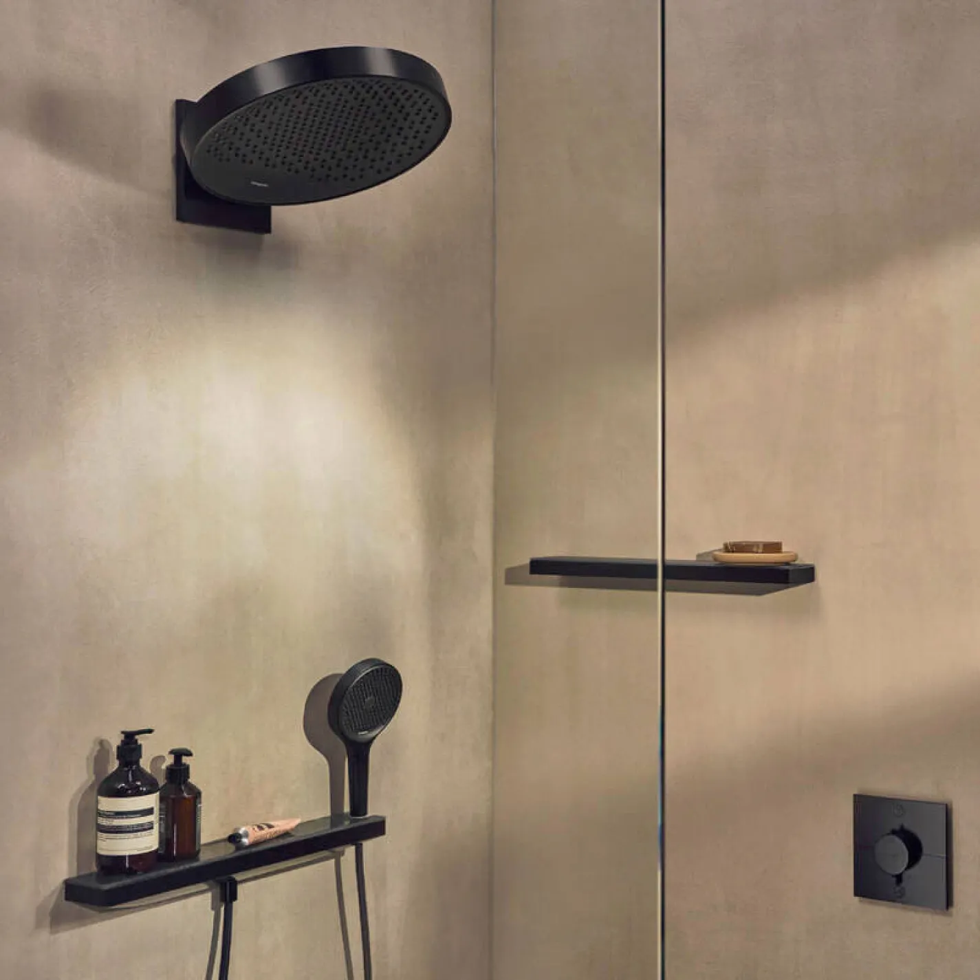 Боковой душ-полочка Hansgrohe Rainfinity 500 1jet, черный матовый хром (26243340) - Фото 2