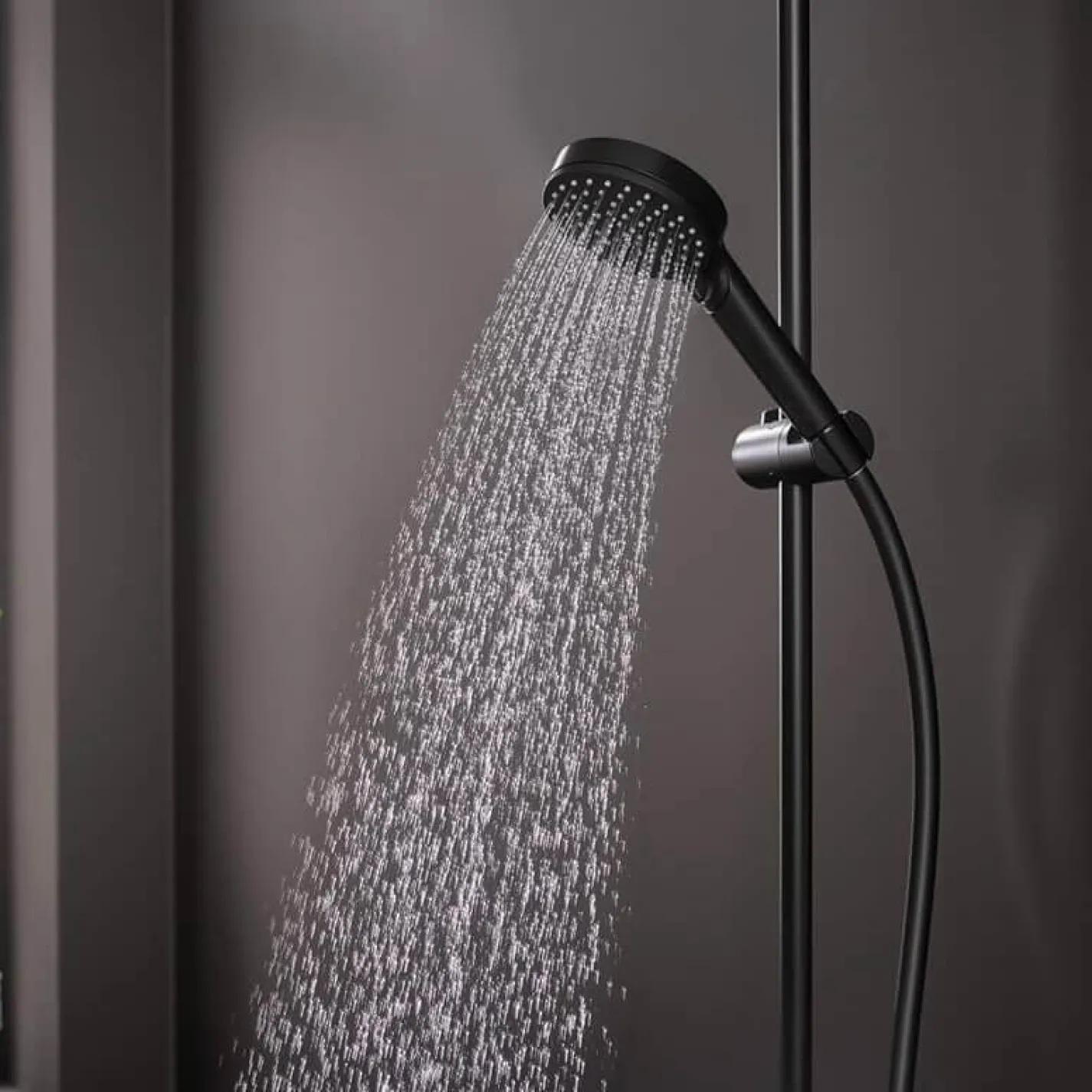 Ручной душ Hansgrohe Vernis Blend черный матовый (26270670) - Фото 2