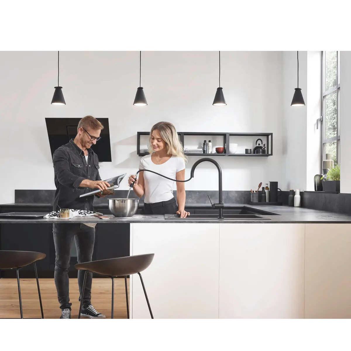Смеситель для кухни Hansgrohe Talis M54 210 с вытяжным душем черный матовый - Фото 5