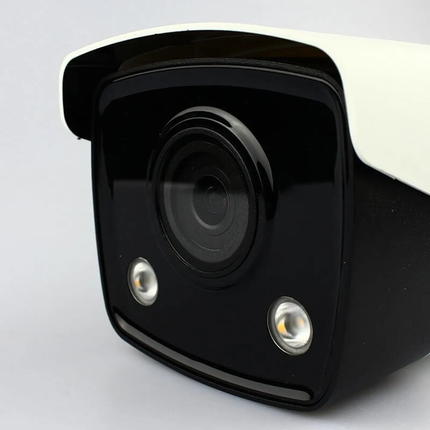 Камера відеоспостереження Hikvision DS-2CD2T27G3E-L 2Mp (4 мм) - Фото 3
