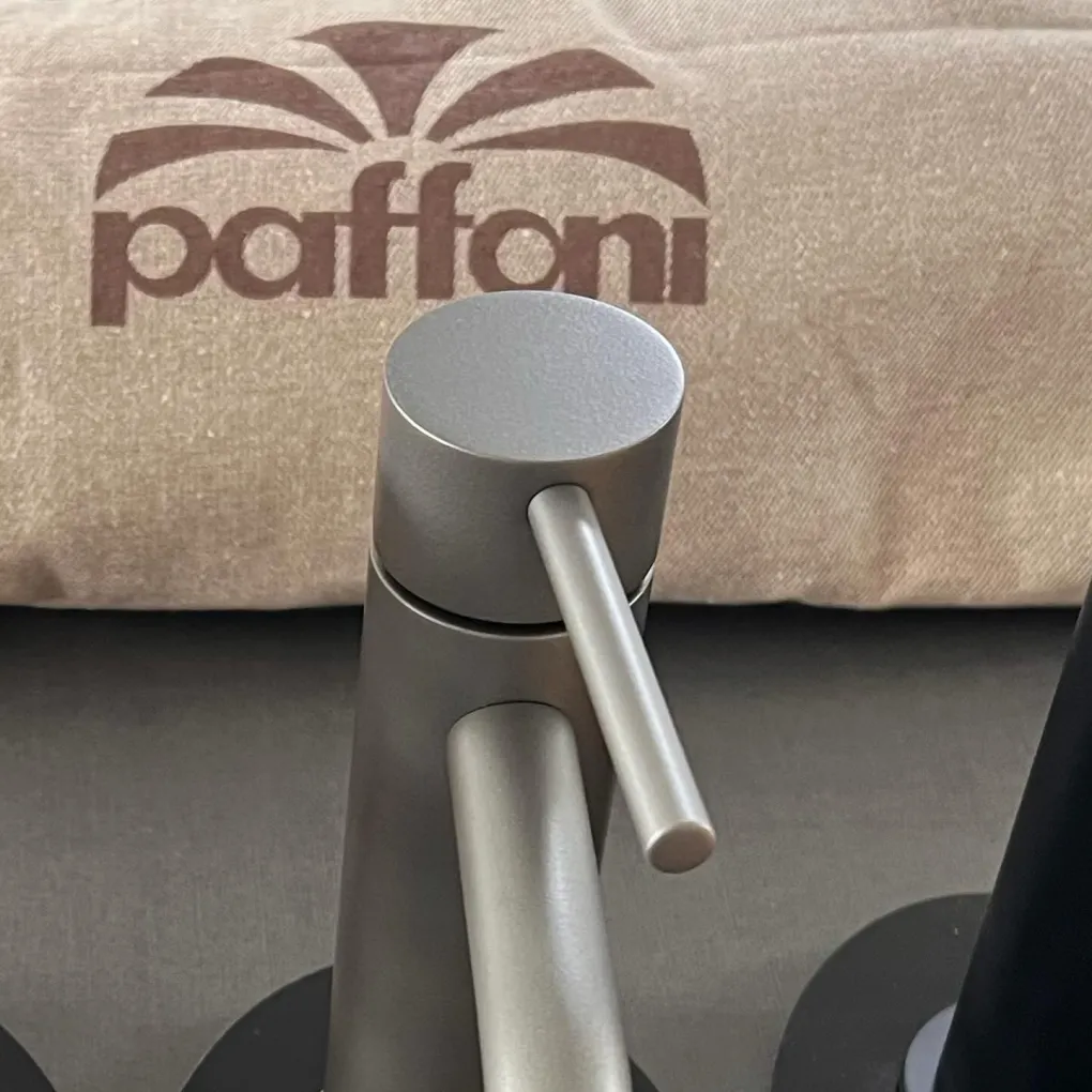 Смеситель для умывальника Paffoni Light низкий без донного клапана Mercury Grey серый (LIG071MG)- Фото 3
