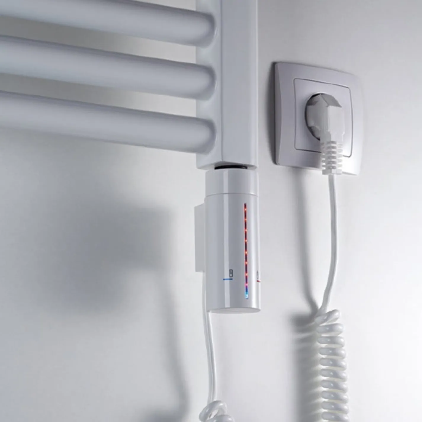 Электрический полотенцесушитель Zehnder Virando 500x1226 с теном hots белый - Фото 4