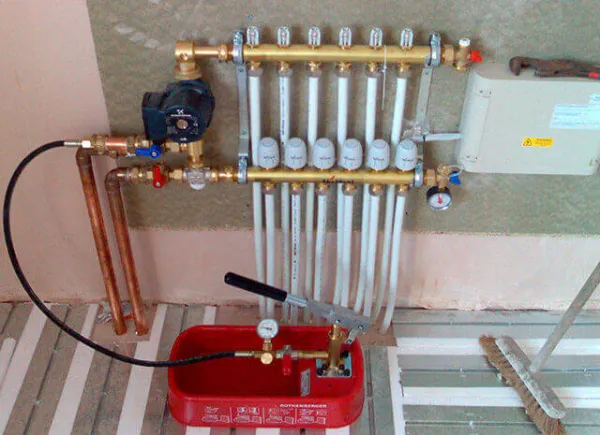 Чи не проведена обов'язкова опресовування теплої підлоги під тиском