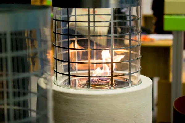 Що краще газові чи електричні вуличні обігрівачі?