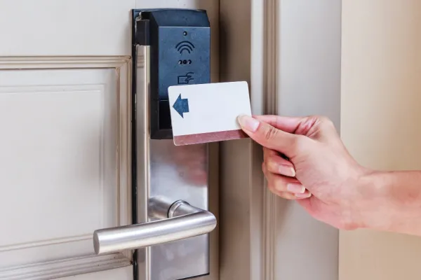 Електрозамки - особливості роботи та захисту вашого будинку